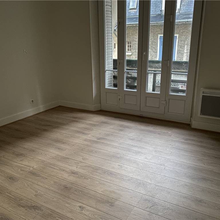 Location Appartement 1 pièce 37m² GRENOBLE 38000 - Photo 1