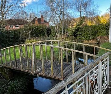 Stunning detached cottage in a tranquil setting overlooking the Riv... - Photo 3