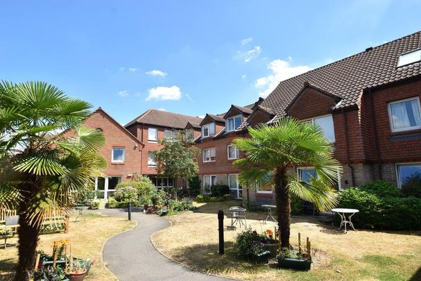 2 bedroom retirement property to rent - Photo 1