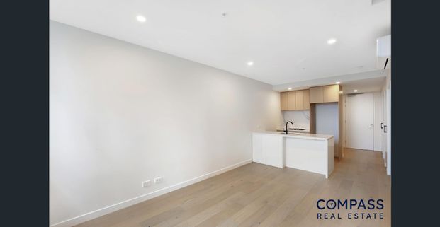 TAKE A STEP INTO LUXURY! - Photo 1