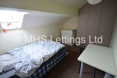 4 Bedroom End Terraced House for rent in Harold Mount - Photo 2