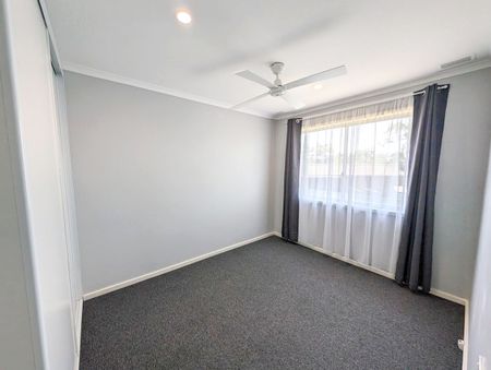 Tidy 3 bedroom home - Photo 3