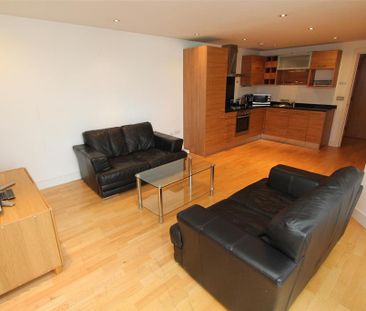 2 bedroom flat to rent - Photo 2