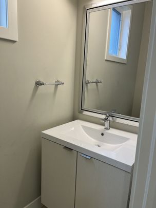 For Lease - 677 Chelton Road, London South, Ontario - Photo 1