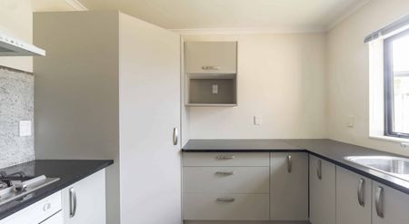 Tidy Four Bedroom Home - Photo 4
