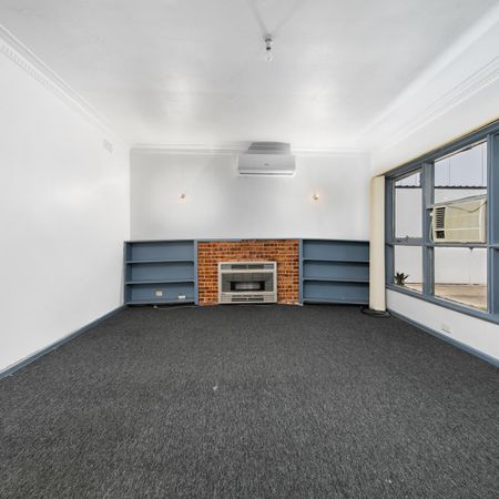 Updated and Low-Maintenance Living in a Prime Lalor Location - Photo 5