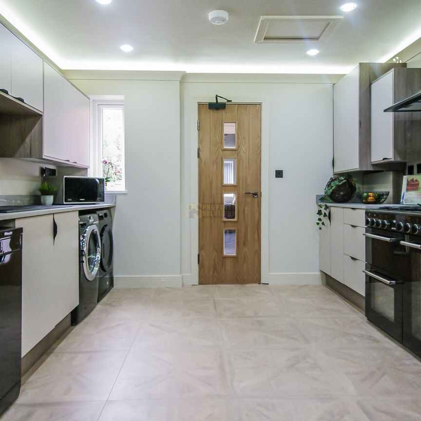 Flat 2, 258 Tiverton Road - Photo 1