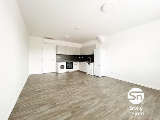Pronájem bytu 1+kk 34 m² - Photo 1