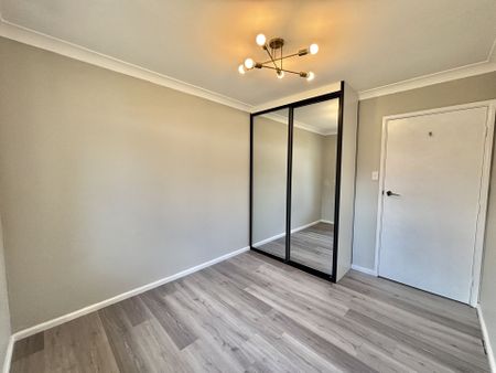 Luxurious Family Living with Space, Style & Comfort - Photo 5