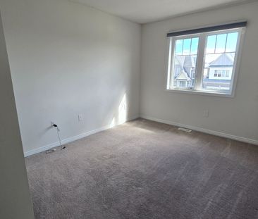 For Lease - 11 Armes Street, Hamilton, Ontario - Photo 1