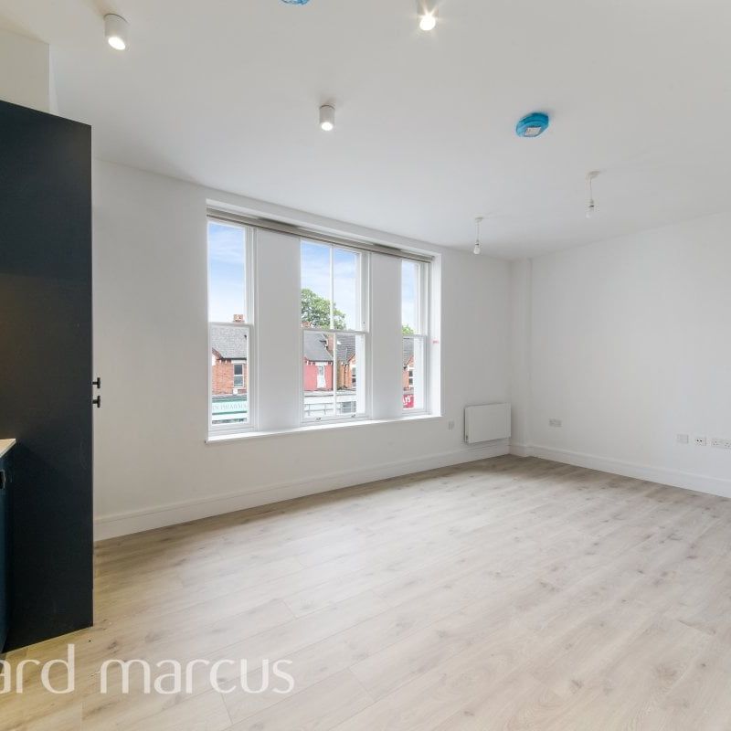 Mitcham Lane - Photo 1