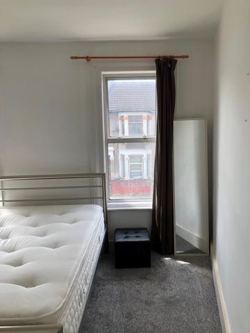 Room in a Shared Flat, London Road, E13 - Photo 2