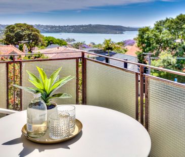 Stunning Renovated 2 Bedroom Apartment - Photo 5