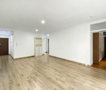 3 Bedroom Unit In Prime Location with Garage & Storeroom! - Photo 1