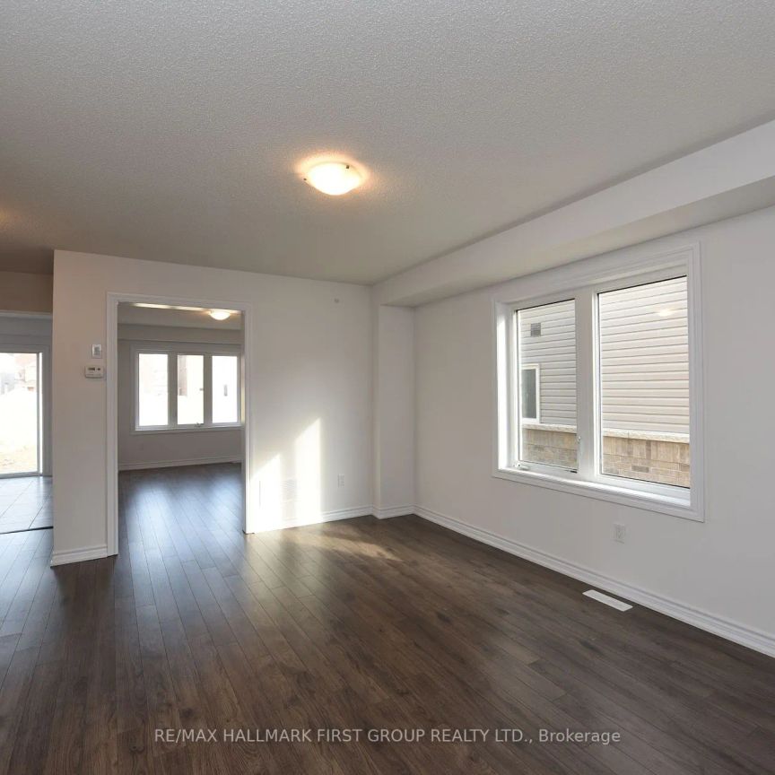 Detached Home For Lease | X8472398 - Photo 1