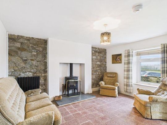 4 bedroom detached house to rent - Photo 1