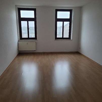 Preiswerte, zentrumsnahe 3-Raum-Wohnung mit Tageslichtbad und Balkon zu vermieten - Foto 1