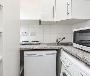 Studio to rent - Photo 1