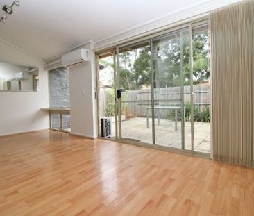 STUNNING 3 BEDROOM TOWNHOUSE IN FULLARTON! - Photo 3