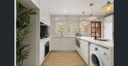 Location! Location! Location! - Photo 4