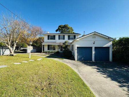 IDEAL FAMILY HOME - Photo 5