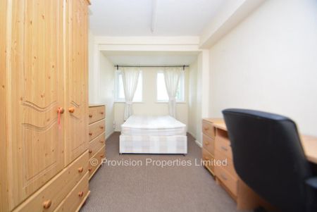 4 bedroom townhouse to rent - Photo 4