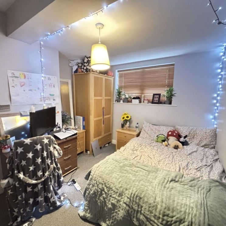 38 Flat 4 Cardigan Road, Leeds, LS6 3AG - Photo 1