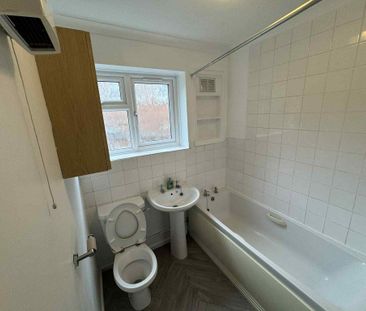 2 bedroom maisonette to rent - Photo 3