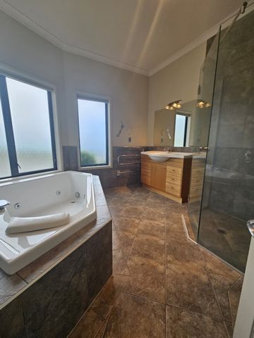 Executive family home, 4 or 5 bedroom, rural living, Ohau - Photo 5