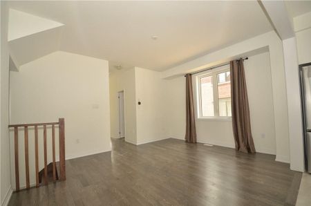 For Lease - 10 Heritage Way, Thorold, Ontario - Photo 3