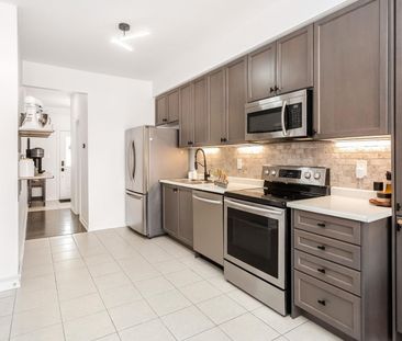 For Lease - 10 Deneb Street, Barrie, Ontario - Photo 3