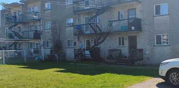 Logement 4 1/2 à louer à Mascouche - Photo 2