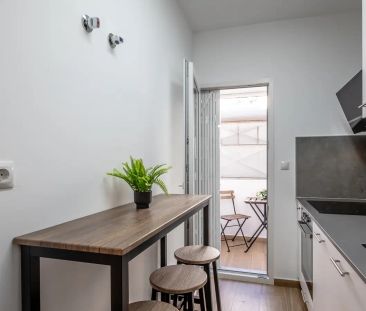 Room in a shared 5-bedroom apartment for rent in Albors - Photo 1