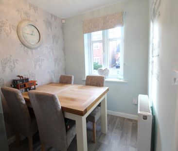 4 bedroom semi-detached house to rent - Photo 2