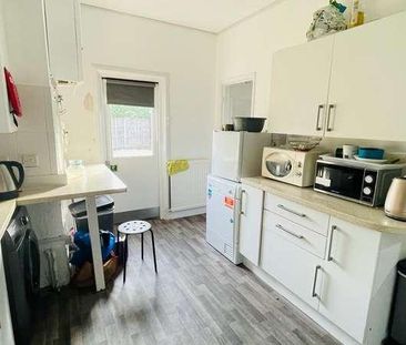 Cedars Avenue, Mitcham, CR4 - Photo 5