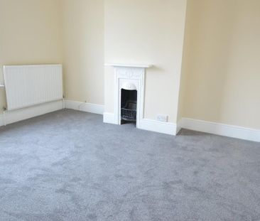 2 bedroom semi-detached house to rent - Photo 2