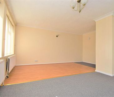 3 bedroom semi-detached for rent - Photo 5