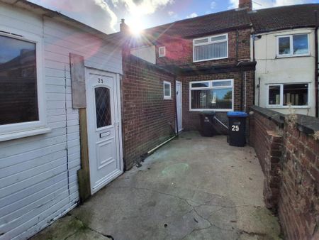 3 bedroom terraced house to rent - Photo 5