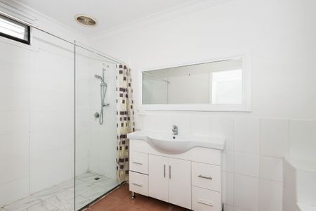 Perfectly Positioned. - Photo 5