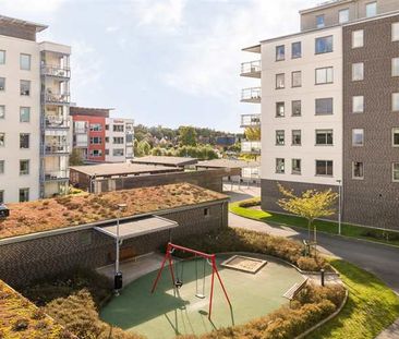 3 rum och kök. Badrum med dusch, 70 m - Photo 2