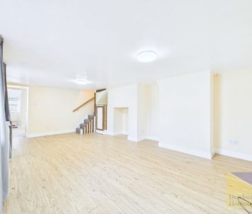 Hollins Lane, Forton - Photo 1