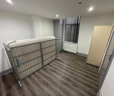 4 bedroom terraced house to rent - Photo 1