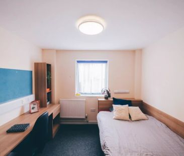 Premium Single Ensuite - Photo 4