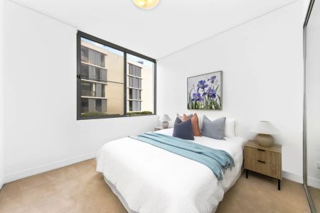 Waterfront | Three bedroom | Peaceful Living - Photo 4