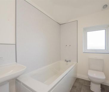 3 bedroom mews to rent - Photo 6