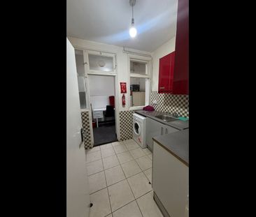 2 Bed Flat, Canterbury Rd, E10 - Photo 4
