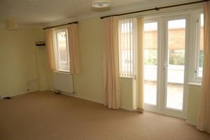 3 Bedroom Detached House For Rent - Photo 1