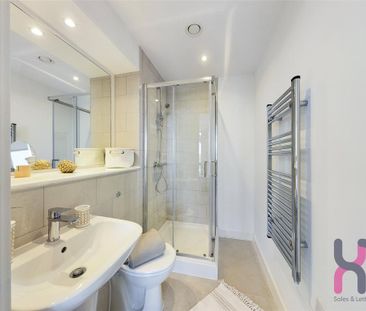 2 bedroom flat to rent - Photo 1