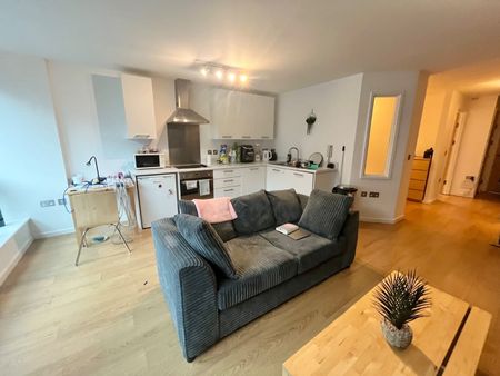 1 Bed Flat, Marco Island, NG1 - Photo 3