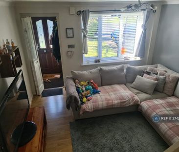 2 bedroom end of terrace house to rent - Photo 1